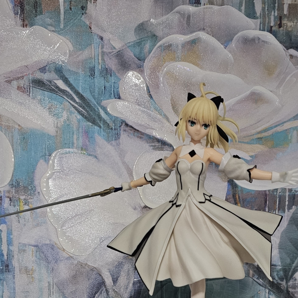 Anime Fate/Grand Order Altria Pendragon Lily figure by Sega
